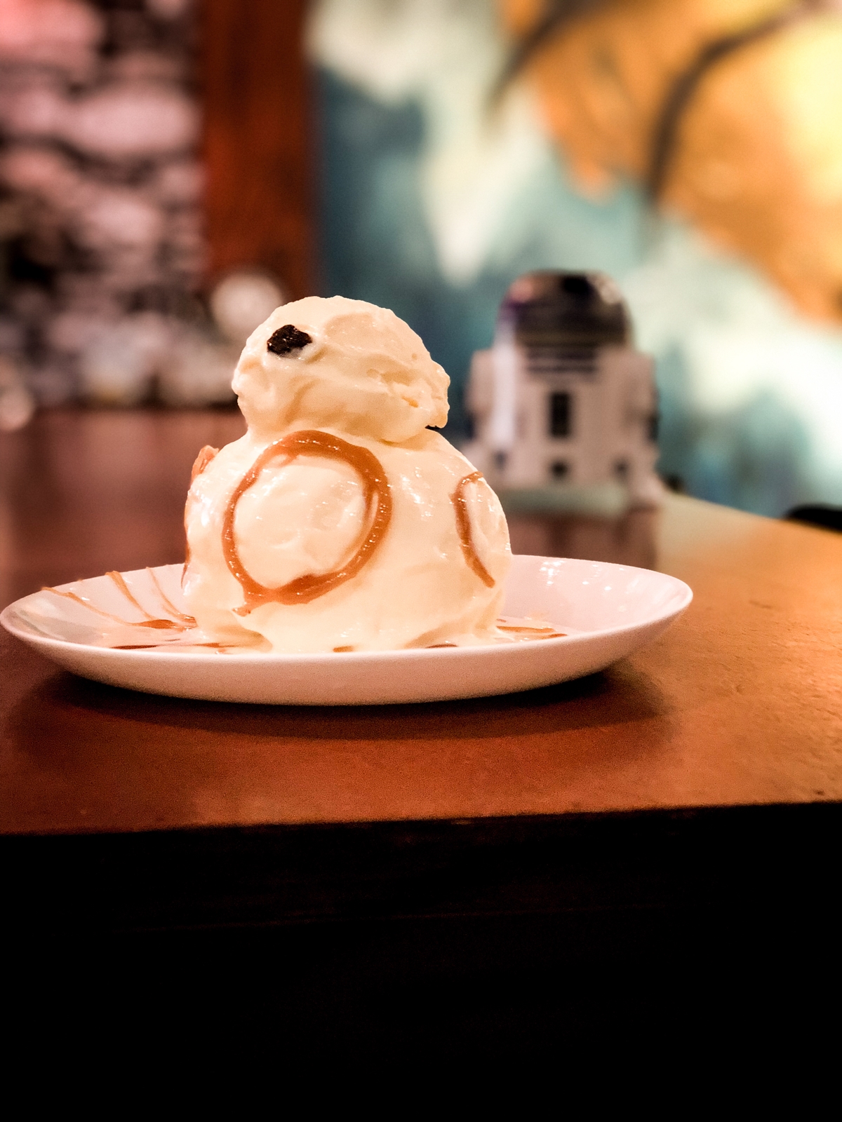Star Wars: sobremesa inspirada no BB-8 e Darth Burger chegam à Cooldown