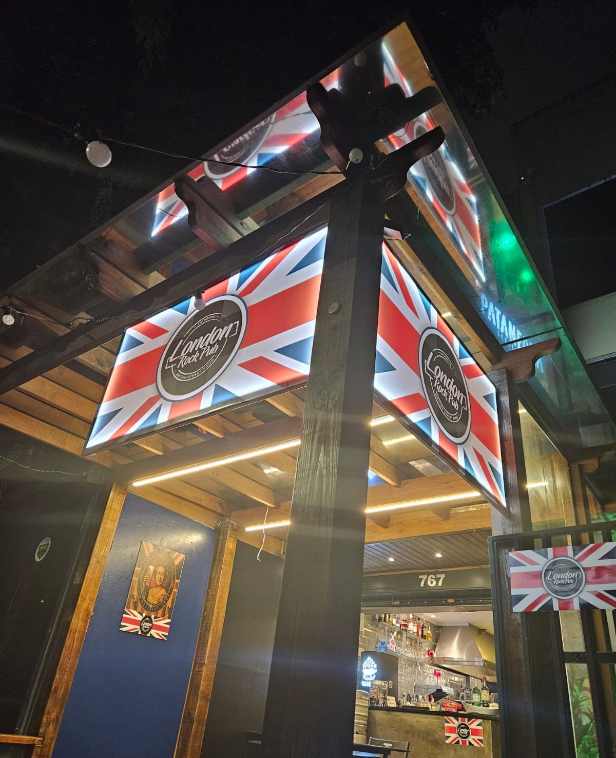 London Rock Pub inaugura em Curitiba