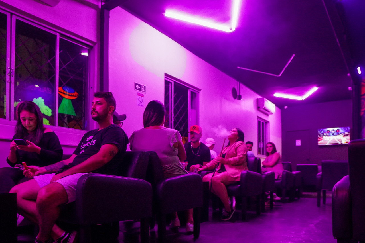 Bar com karaokê em Curitiba: vale a pena?