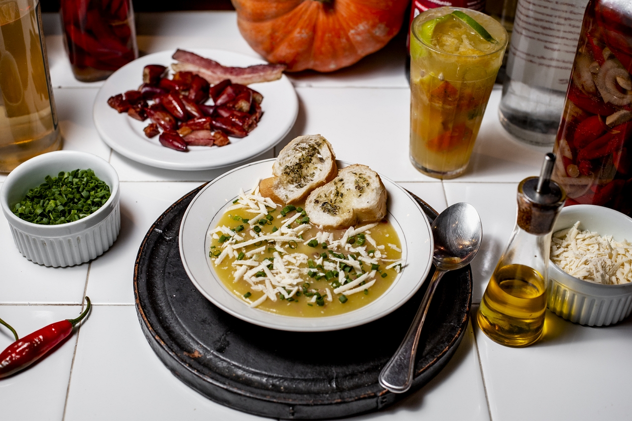 Gostinho do interior: Bar Quermesse abre a temporada de inverno com buffet de sopas e caldos
