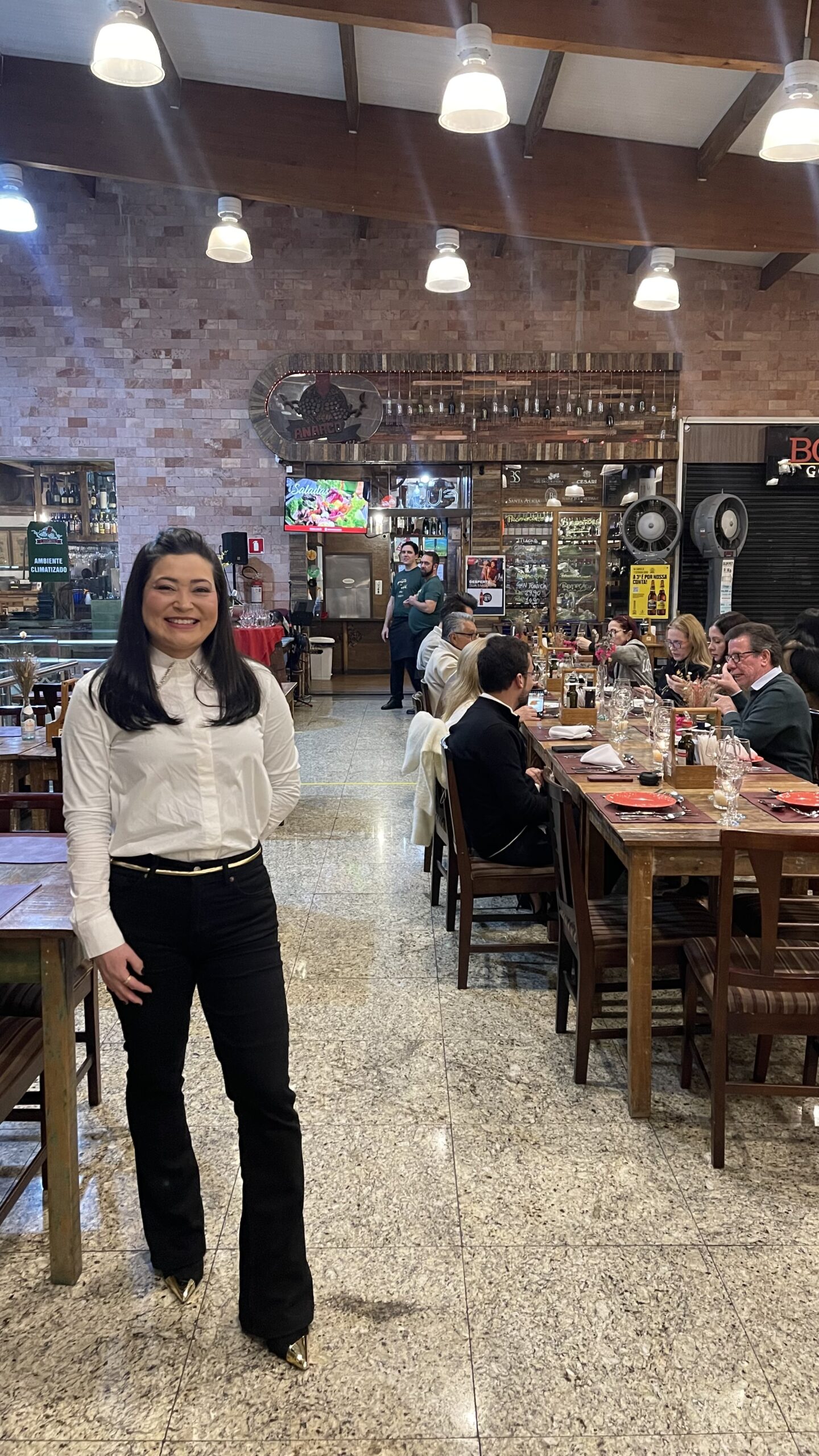 Turistas e moradores de Curitiba poderão viver uma experiência inédita na capital paranaense: jantar no Mercado Municipal de Curitiba