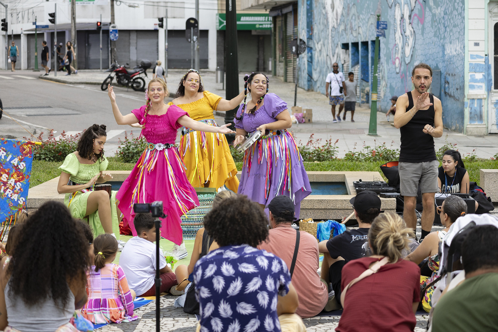 Fringe, mostra do Festival de Curitiba, abre inscrições para o Circuito Independente 2025