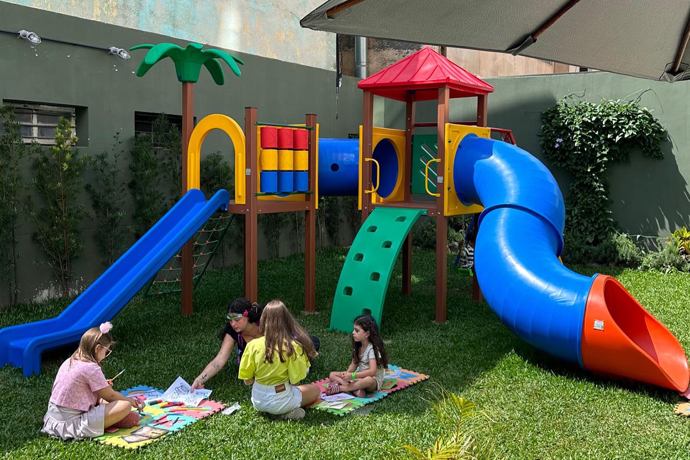 Férias com happy hour, área aberta e espaço kids no Bar Nacional