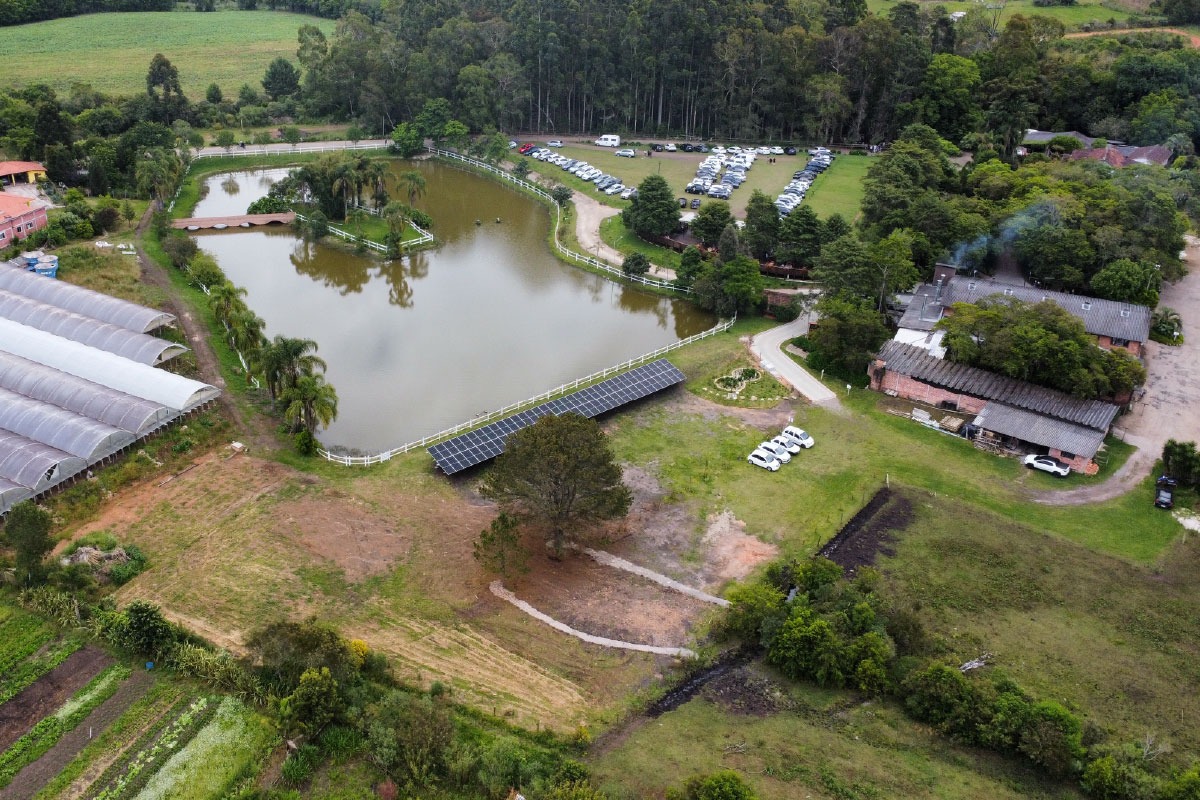 Restaurante Vô João preserva tradição com gastronomia e natureza no Caminho do Vinho