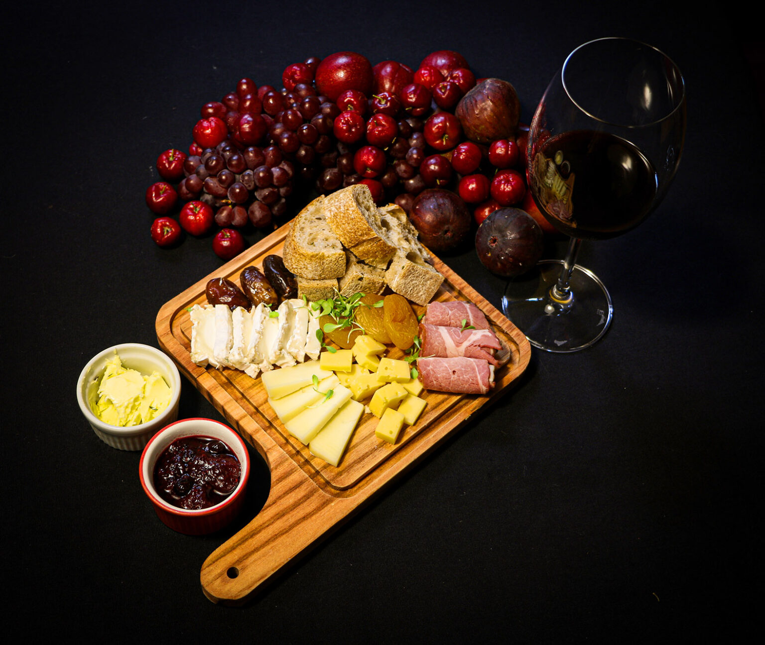 Entre as dezenas de opções para celebrar o Dia dos Namorados, que acontece na quinta-feira, dia 12 de junho, o restaurante Tijolo (Rua São Francisco 179