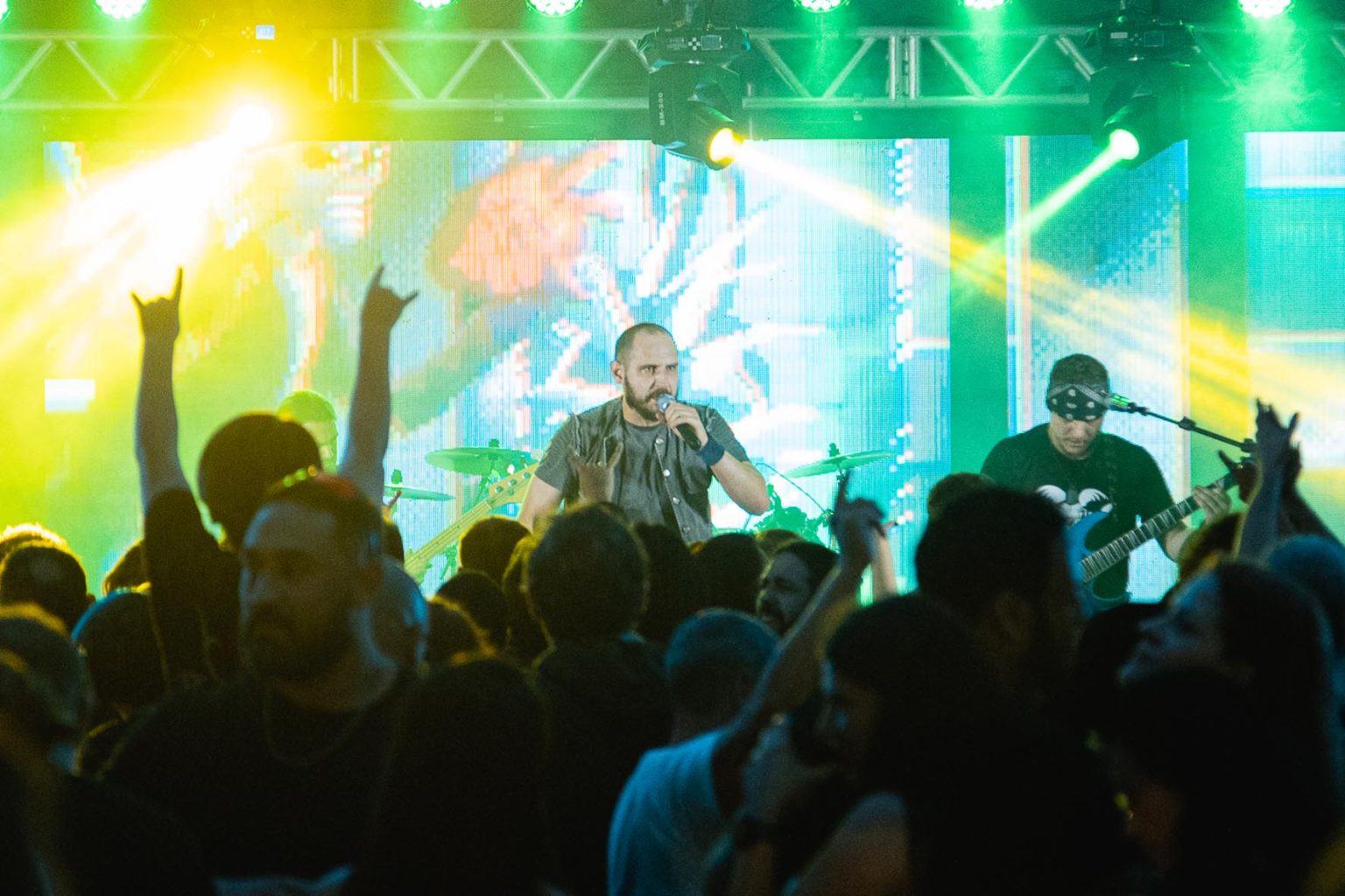 Invasão na Ilha do Mel: festival da Bodebrown leva heavy metal para a praia As guitarras pesadas tomam conta da Ilha do Mel nos dias 4, 5 e 6 de julho, com a segunda edição do Festival de Metal Bodebrown.