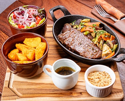 RedTrees Steakhouse inaugura nova fase com nome e menu renovados 