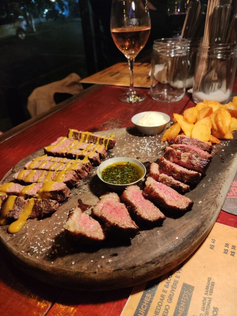 Feriadão em Curitiba tem estreia de roteiro do Tour de Boteco 