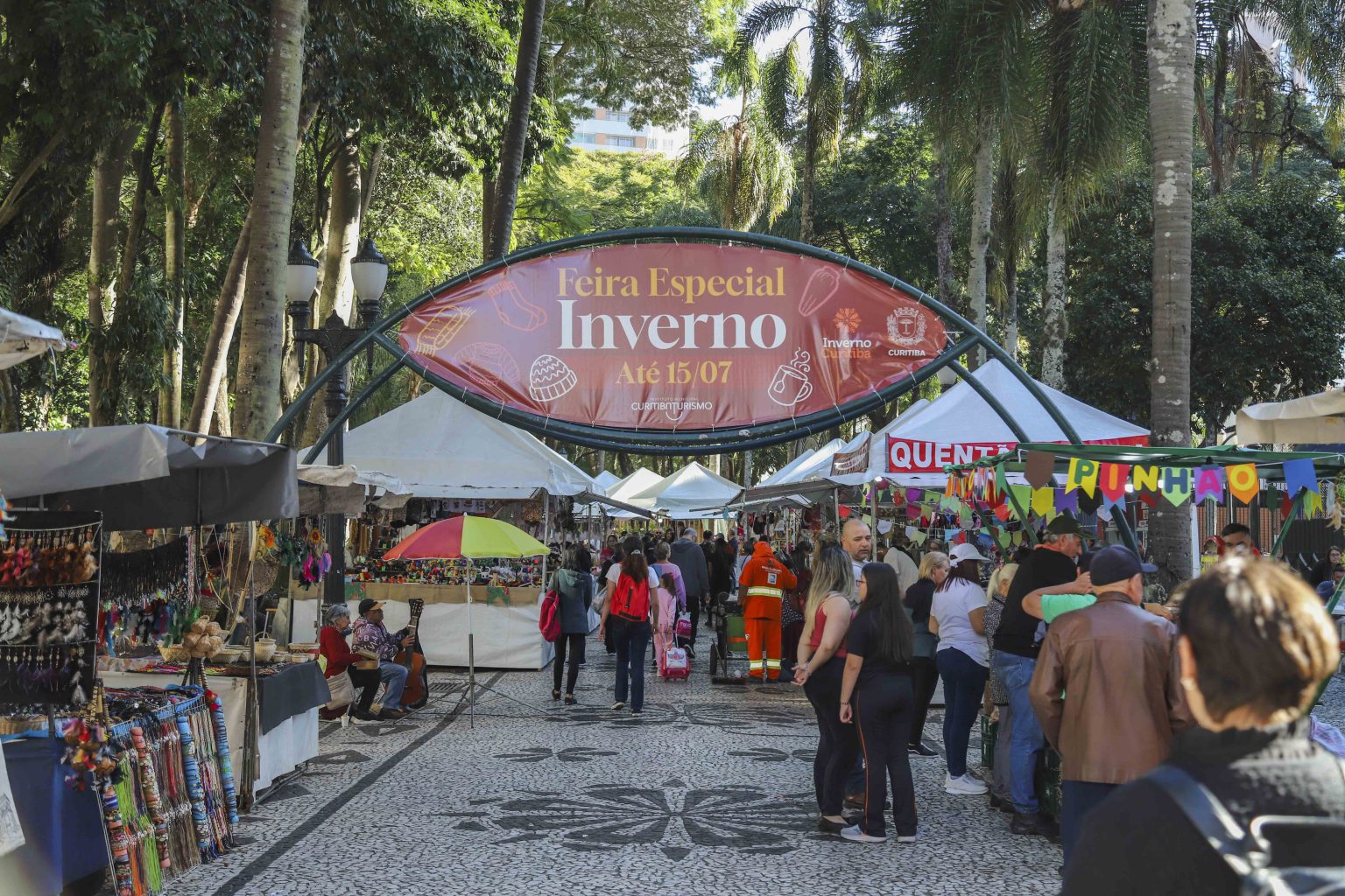 Fim de semana em Curitiba tem festa junina, shows nacionais e gastronomia de inverno