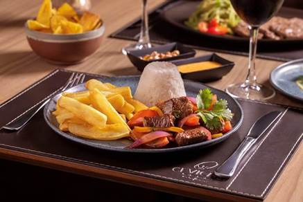 Donos e “aumigos” são bem-vindos nos restaurantes pet friendly da Curitiba Restaurant Week 17 dos 28 restaurantes da 29ª edição do festival recebem bichinhos