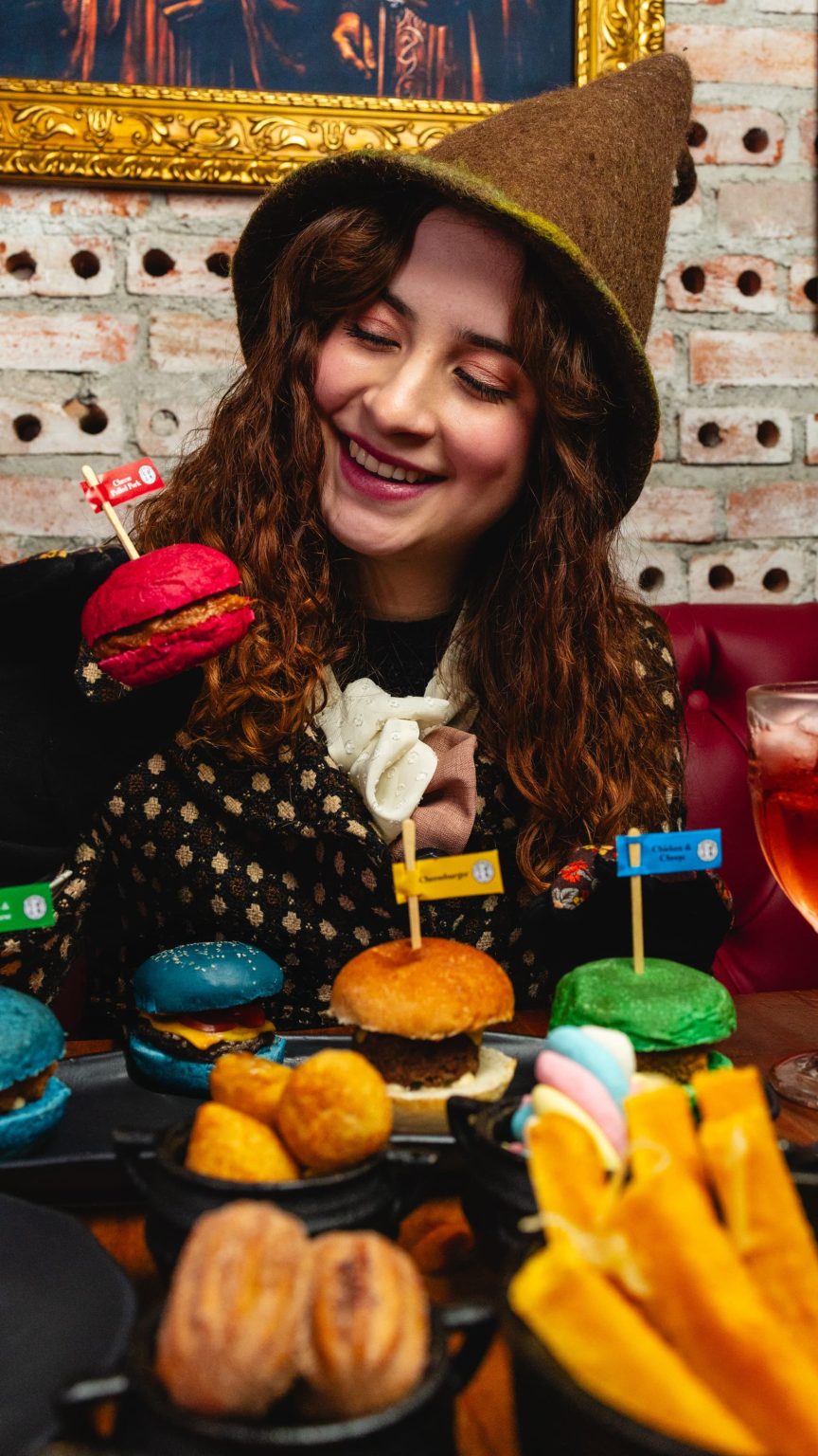 Férias em Curitiba: crianças até 12 anos não pagam sequência de mini burgers na Estação Chelsea em julho