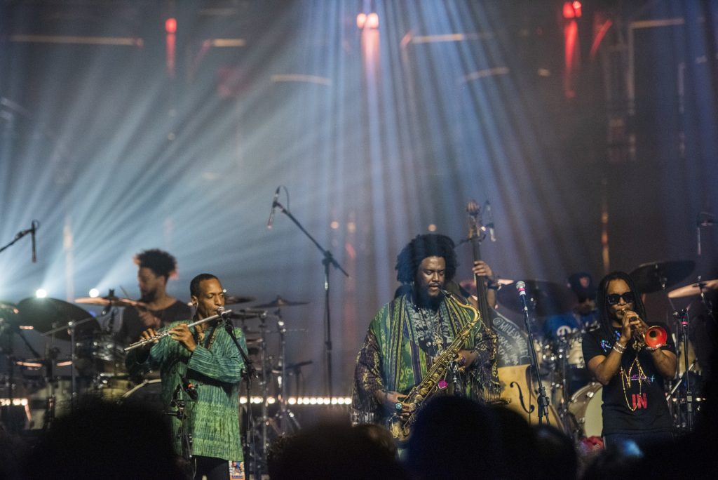 Astro Kamasi Washington se apresenta em Curitiba na próxima quarta (03)