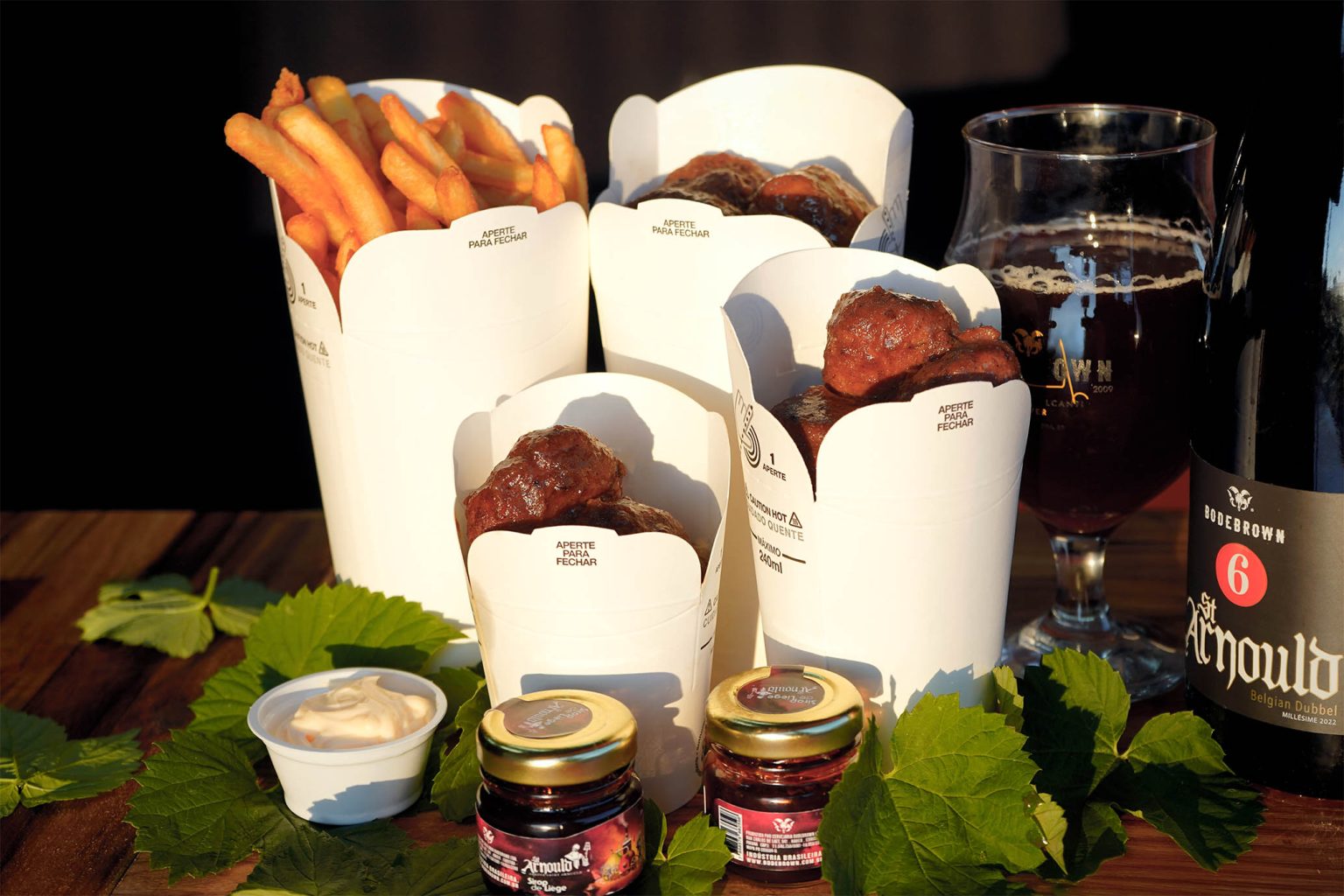Lançamento gastronômico, desfile de moda, presentes e rock embalam Growler Day