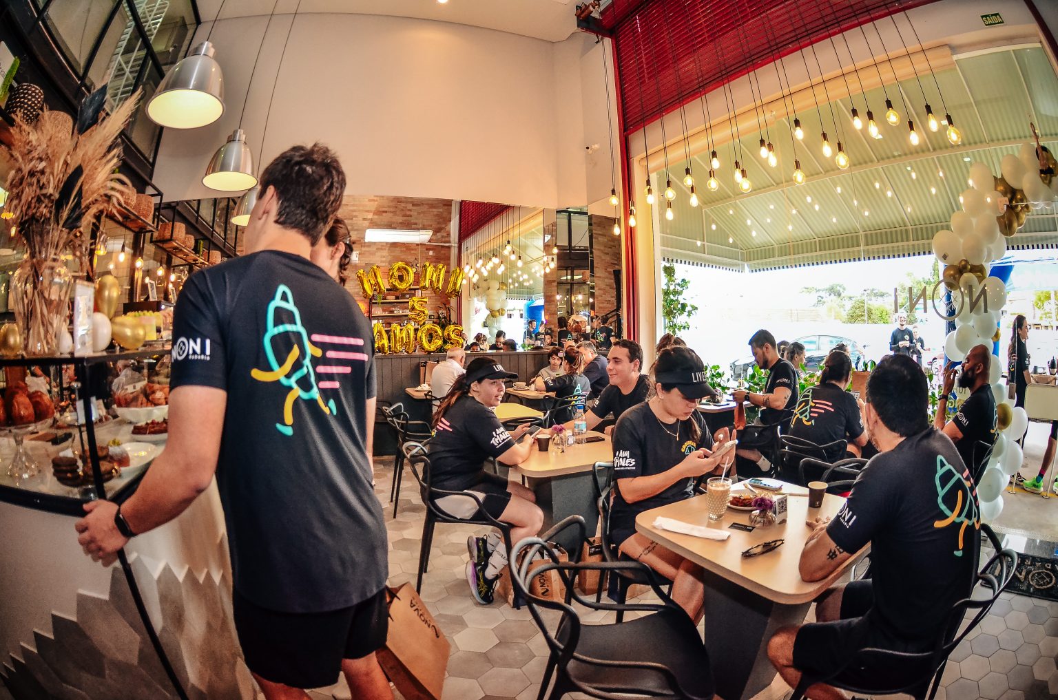 Setembro é mês de festa na Noni: Croirrida e collabs exclusivas marcam comemoração de 6 anos