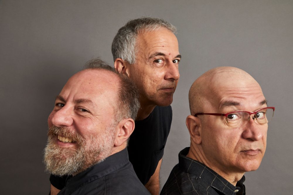 Os Paralamas Vão Tocar na Capital “O trio formado por Herbert Vianna, Bi Ribeiro e João Barone desembarca em Curitiba no sábado, dia 18 de outubro,