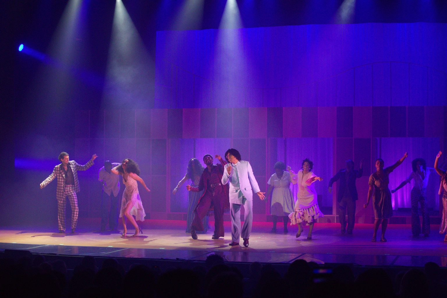 Curitiba recebe aclamado espetáculo em homenagem a Djavan,um dos mais importantes nomes da música brasileira