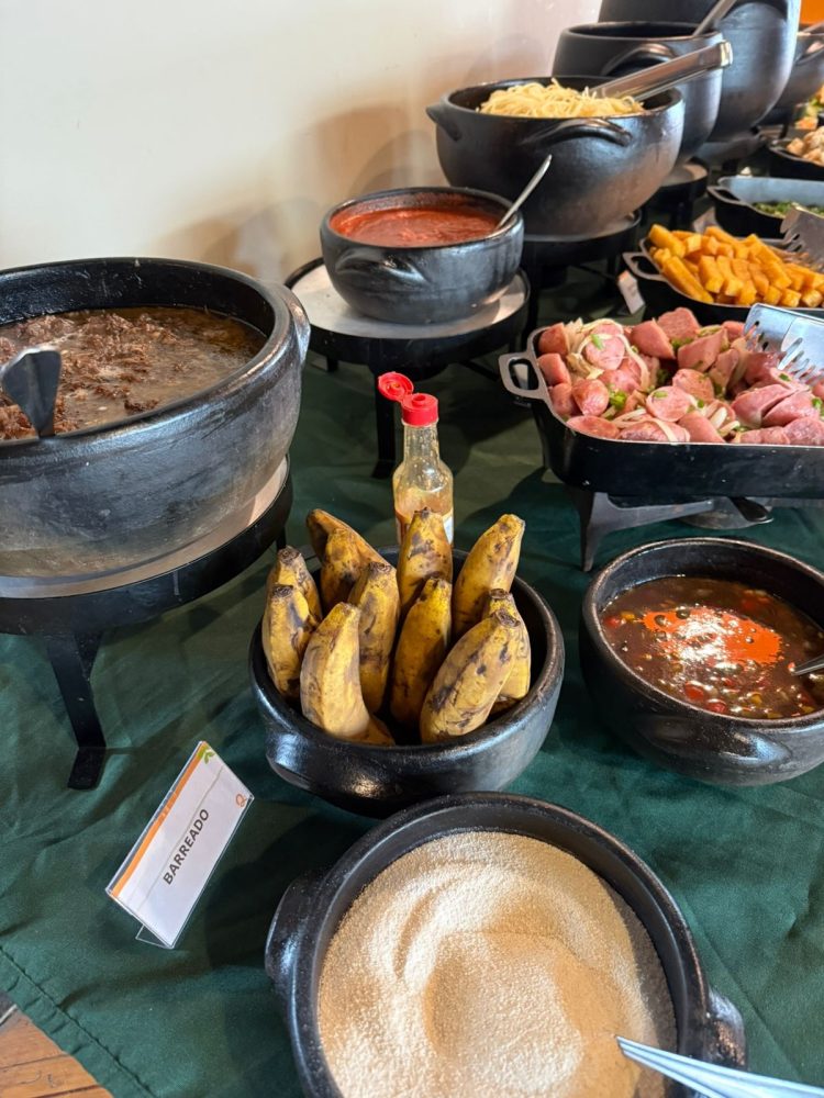 Feijoada no Quintal Brincante Feijoada no Quintal Brincante