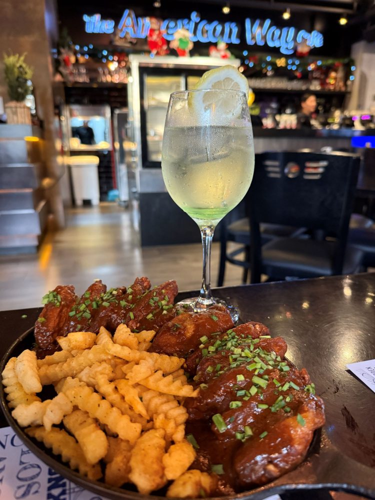 O restaurante está com reservas abertas para transmissão do maior evento esportivo dos EUA, The American Way Cafe, tradicional restaurante