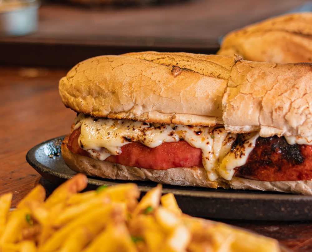 Sandubas na parrilla: um “tesouro escondido” no cardápio do Cantuca, em Curitiba