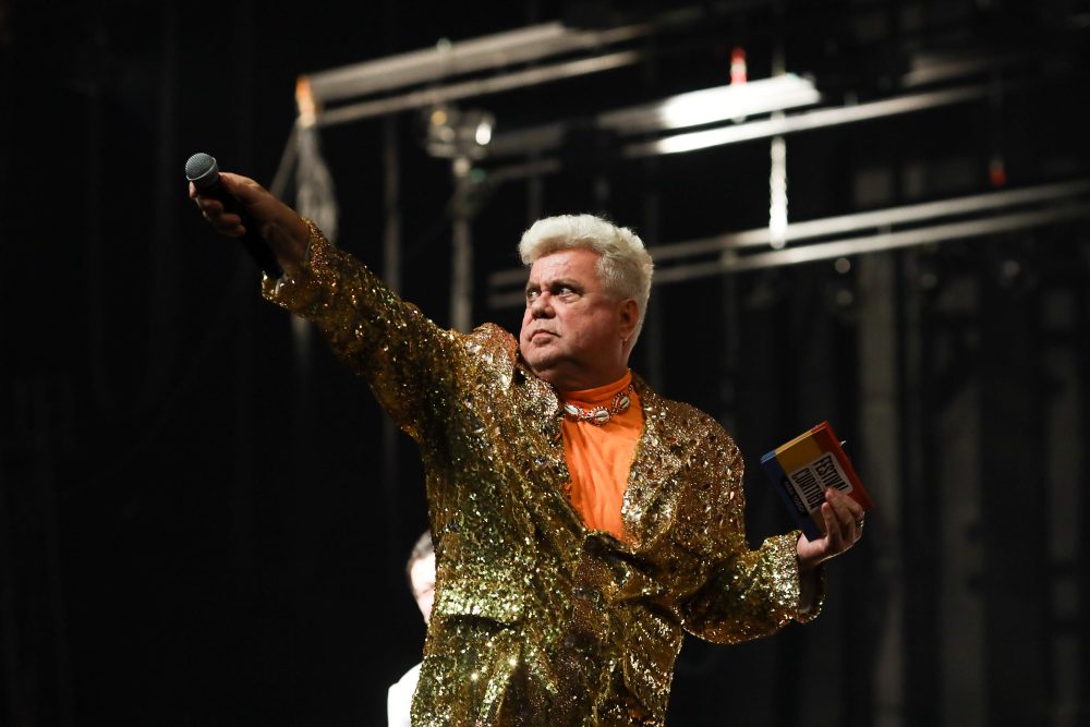 Festival de Curitiba abre ao som do samba e desloca para a capital o eixo da cultura nacional