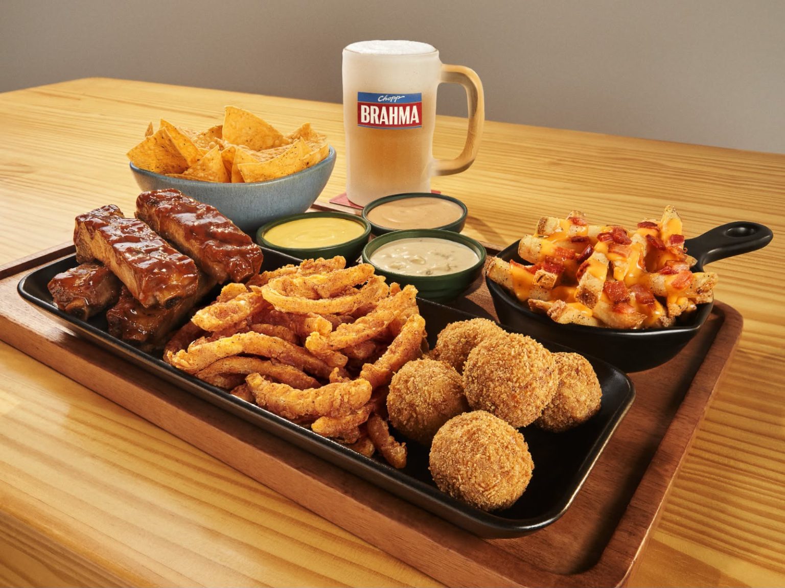 O Outback Steakhouse apresenta a maior campanha para futebol de sua história no Brasil. Com o conceito "É Clima de Outback", marca lança um ecossistema inédito