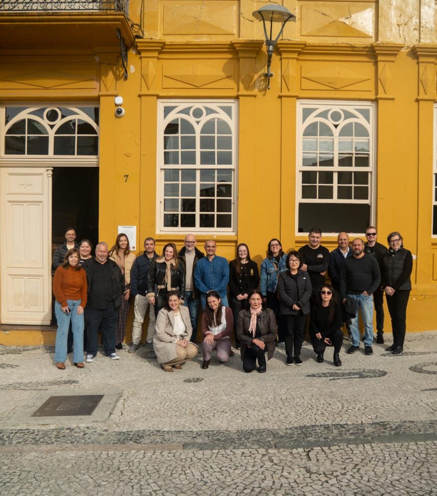 Curitiba Honesta assina a curadoria do projeto “Clássicos da Cidade” O projeto "Clássicos da Cidade" foi lançado no último dia 19, na sede do Curitiba Turismo (CTur), com a presença do secretário Rodrigo Swinka e de empresários da gastronomia do Centro de Curitiba. A curadoria da iniciativa é assinada pela Curitiba Honesta, plataforma referência em gastronomia na capital paranaense.