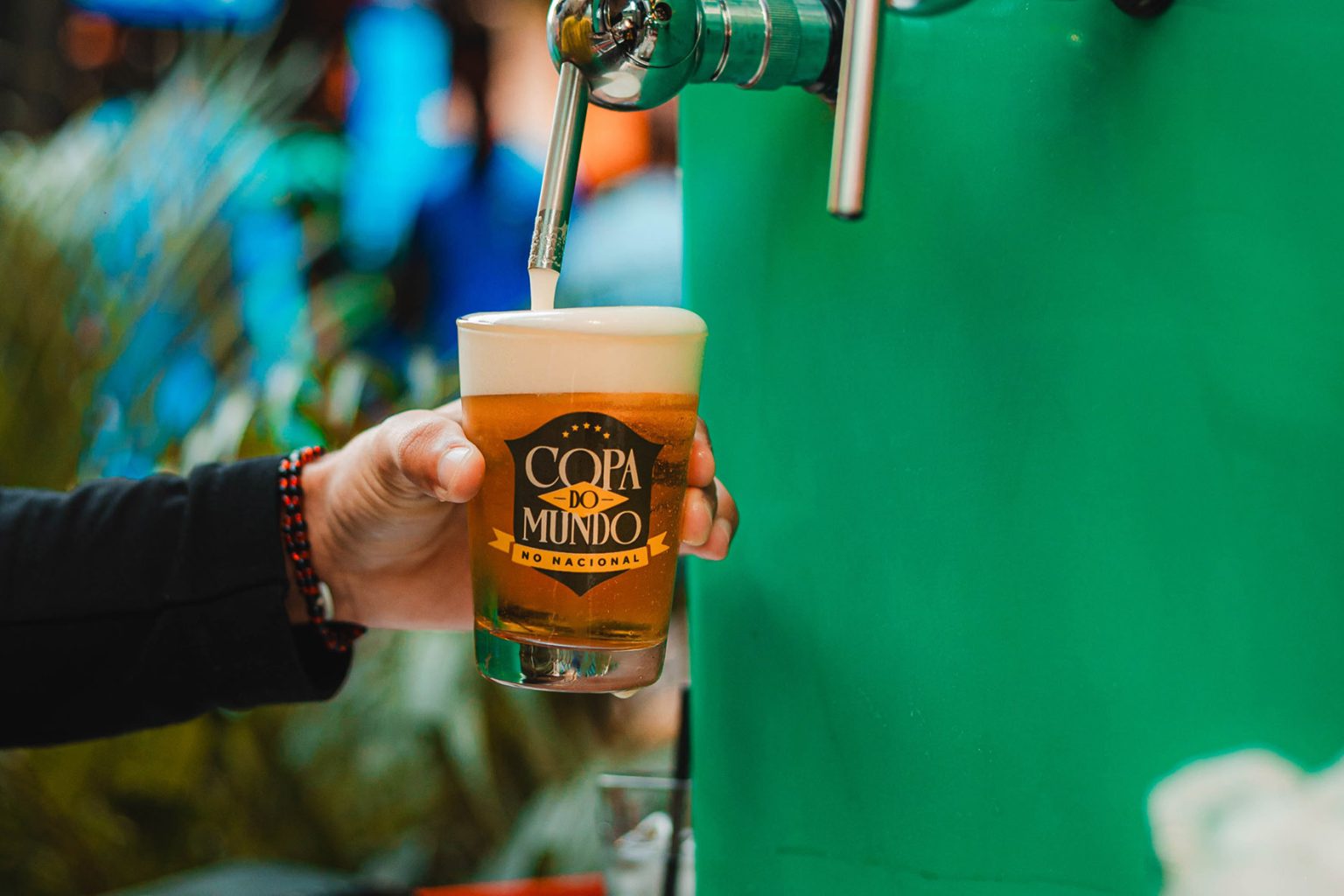 A Seleção Brasileira foi eliminada cedo demais, mas a Copa do Mundo segue com destaque na programação do Bar Nacional. O telão e o circuito de TVs do bar seguem sintonizados nas disputas finais d