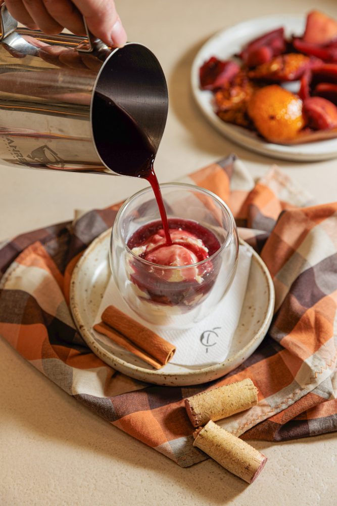 Gelato de milho e affogato de quentão: Crema Lab tem menu autoral inspirado em sabores juninos Gelato de milho e affogato de quentão: Crema Lab tem menu autoral inspirado em sabores juninos As tradições das festas juninas ganham uma interpretação autoral e sofisticada na Crema Lab. Até meados de julho, a gelateria promove mais uma edição do Festival San Giovanni,