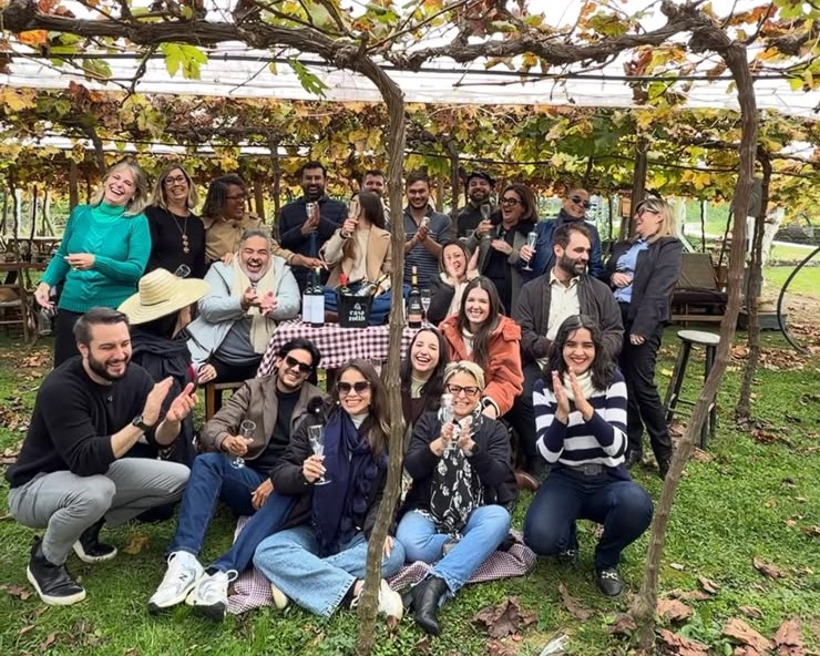 O II Seminário de Turismo Gastronômico, que será realizado no dia 3 de agosto, em Curitiba, vai marcar o lançamento oficial de um novo conceito para ações de promoção de destinos turísticos. A partir do evento, o coletivo Embaixadores do Turismo propõe a adoção do termo FORTRIP (Formadores de Opinião Trip) para identificar viagens que reúnem diferentes profissionais responsáveis por influenciar a escolha de destinos, como jornalistas, influenciadores digitais, chefs de cozinha, agentes de viagem e criadores de conteúdo. A proposta amplia o conceito tradicional de press trip, normalmente utilizado para ações voltadas exclusivamente à imprensa.