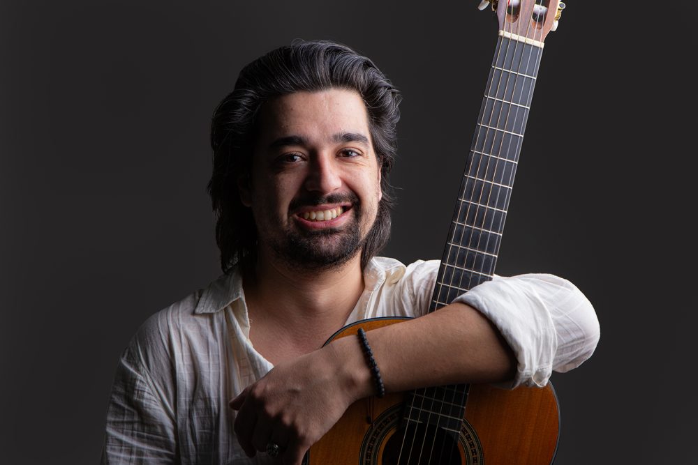 A CAIXA Cultural apresenta o sambista gaúcho Humberto Schumacher, quarta atração do projeto Samba de Bamba, para uma única apresentação no dia 21 de julho, terça-feira, às 20 horas, no teatro da CAIXA