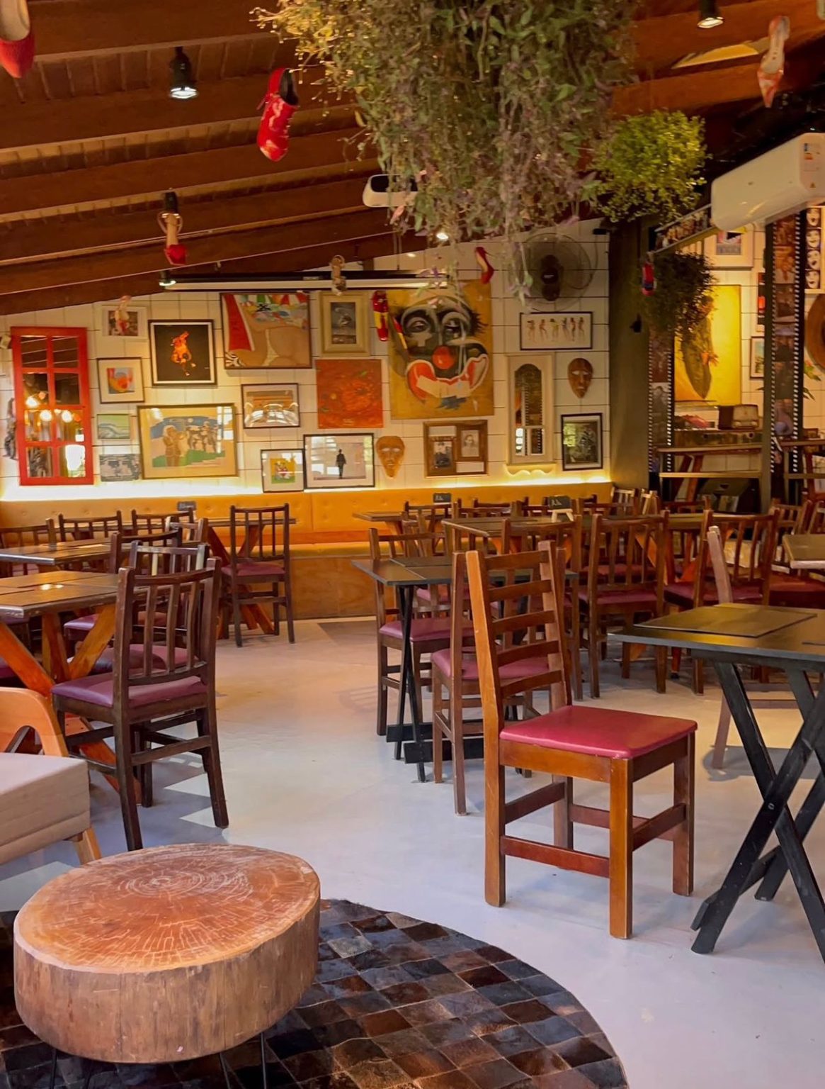 Arraiá do Seu Max promete domingo de festa, gastronomia e música ao vivo no Don Max O clima das festas julinas vai tomar conta do Don Max no próximo dia 26 de julho (domingo). A partir das 12h, o restaurante promove o Arraiá do Seu Max, evento que promete reunir gastronomia, música ao vivo e atrações típicas em um ambiente descontraído para toda a família.