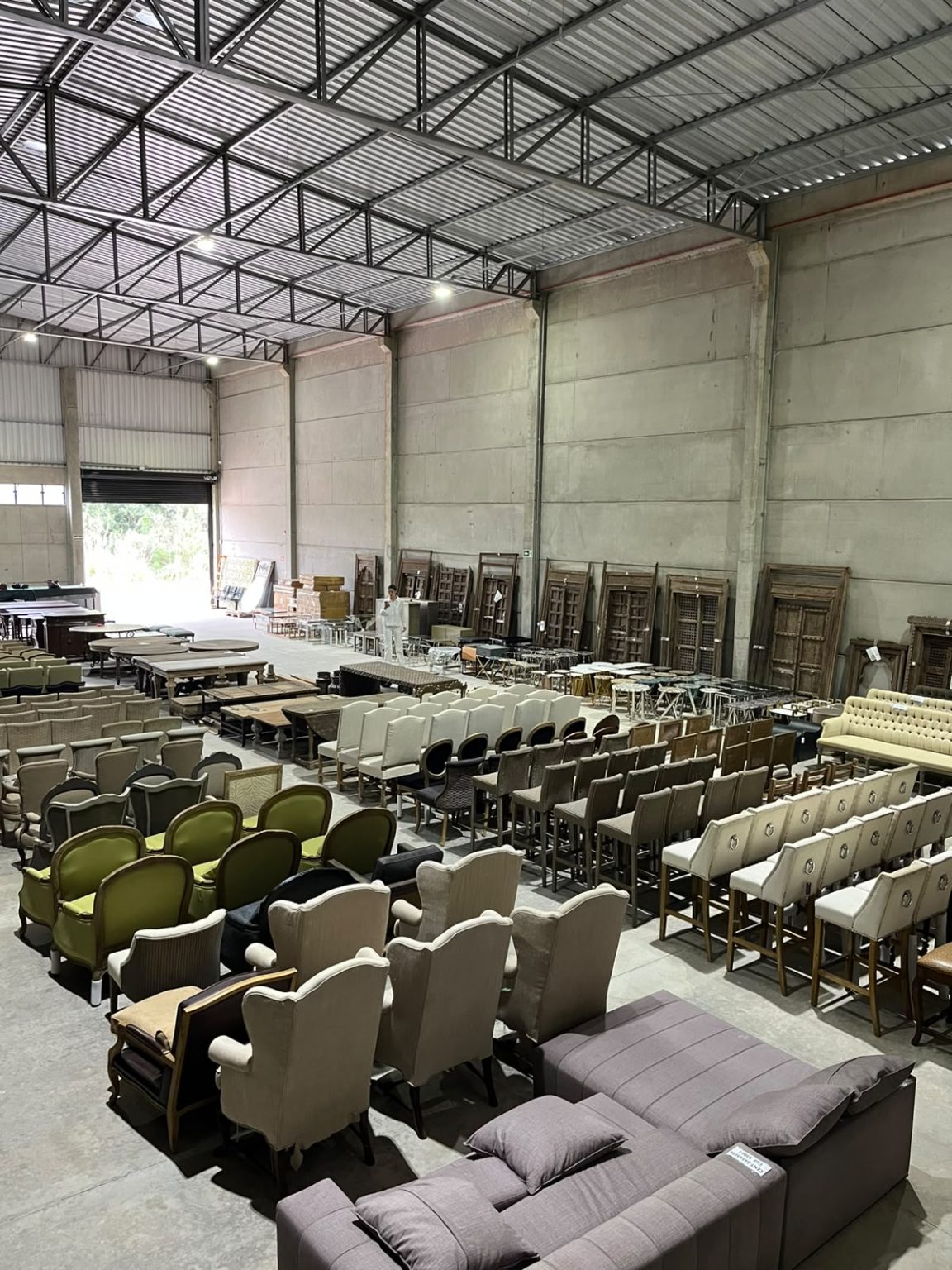 Nos dias 17 e 18 de julho, das 10h às 17h, acontece a primeira edição do Bazar de Decoração e Mobiliário da Vanessa Taques Casa e o Caçamba do Bem.