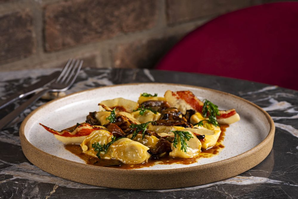 O feriado que se aproxima em Curitiba poderá ser desfrutado com uma legítima experiência gastronômica italiana. Em sua nova fase, o restaurante Romeo Cucina