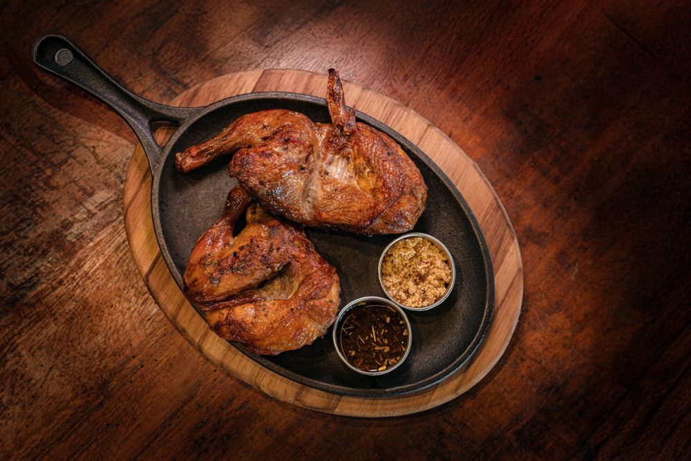 Preparar uma boa carne começa antes mesmo de acender a churrasqueira ou ligar o fogão. A escolha do corte, a técnica utilizada e até a temperatura do preparo fazem diferença no resultado