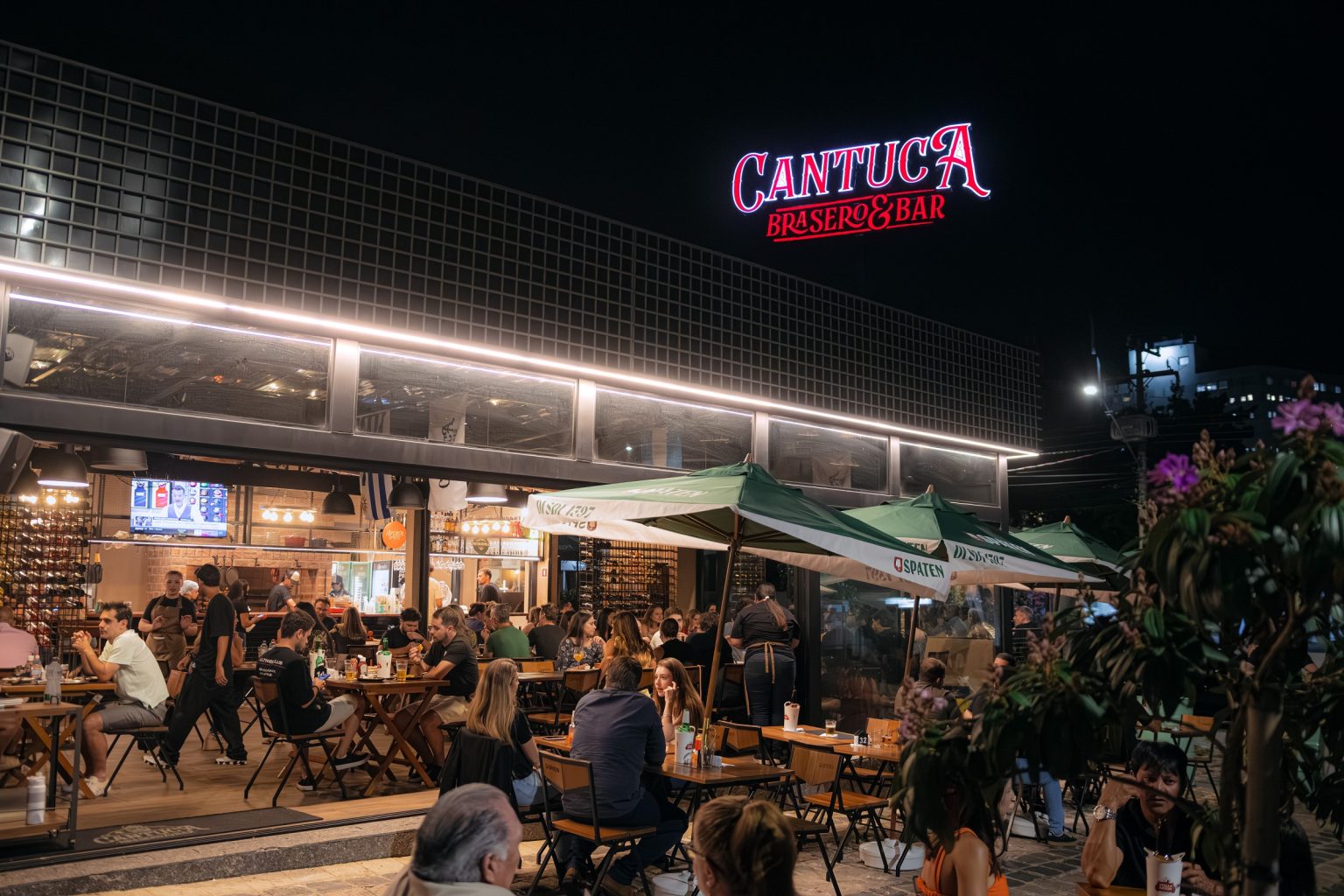 Grupo Canto transforma interesse dos sócios pelo churrasco em operações dedicadas à parrilla, com diferentes técnicas de fogo, cortes de raças britânicas e experiências que chegam também ao delivery
