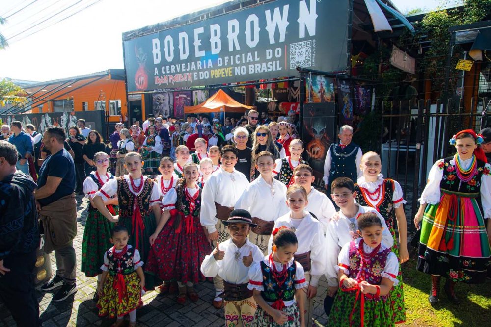 Cerveja artesanal, rock, folclore, gastronomia e muita diversão esperam toda a família num evento que vai movimentar Curitiba no feriadão. Com todos esses ingredientes, a cervejaria Bodebrown realiza, desta sexta-feira (4/9) até terça-feira (8/9), a edição 2026 do seu Festival Cultural de Primavera. Serão cinco dias de atrações, aproveitando o feriado prolongado que reúne o Dia da Independência do Brasil e o dia de Nossa Senhora da Luz dos Pinhais, Padroeira de Curitiba.