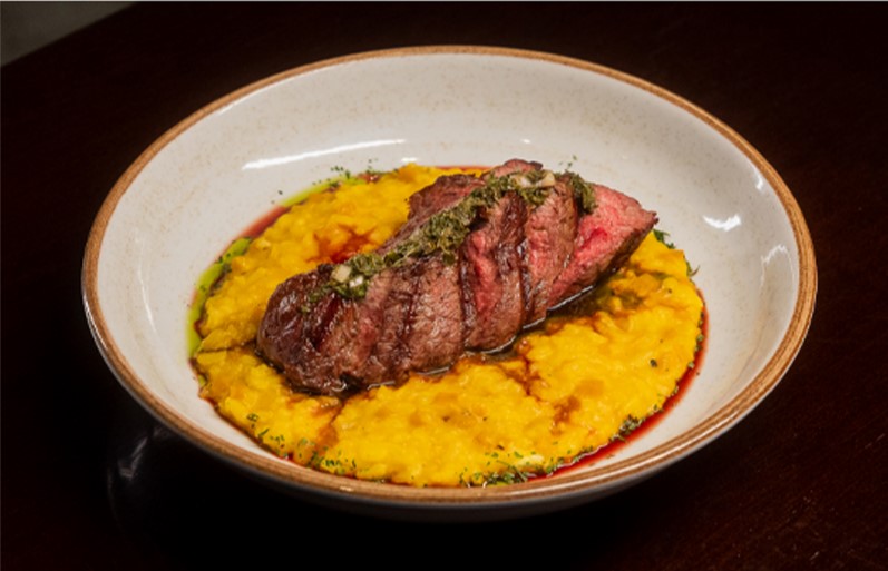 Pobre Juan participa do Pátio Festival Gastronomico O Pobre Juan do Pátio Batel marca presença no Pátio Festival Gastronômico, com encerramento previsto para 13 de setembro. O menu exclusivo, para o jantar, contempla uma entrada, prato principal, sobremesa e serve no jantar.