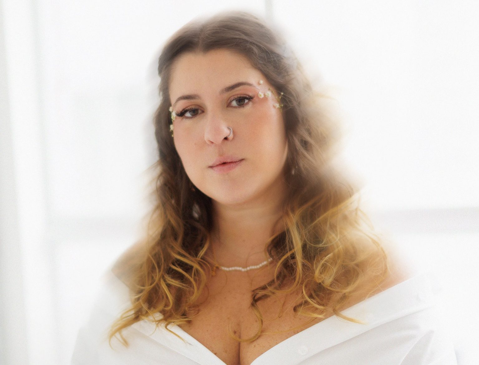 Barbara Campelli transforma “Onde Eu Sol” em show no Teatro Paiol Após um lançamento nas plataformas digitais, cantora curitibana celebra um ano do álbum com o show Onde Eu Sol, no dia 24 de setembro, às 20h, no Teatro Paiol, em Curitiba