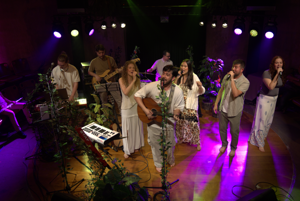 Canto da Terra tem apresentação gratuita nesta quarta-feira, às 20h, na PUCPR Canto da Terra tem apresentação gratuita nesta quarta-feira, às 20h, na PUCPR Espetáculo do coletivo Puxirum será realizado no LabCom, em Curitiba; A última apresentação do projeto será em 10 de novembro, no Teatro da Vila – CIC