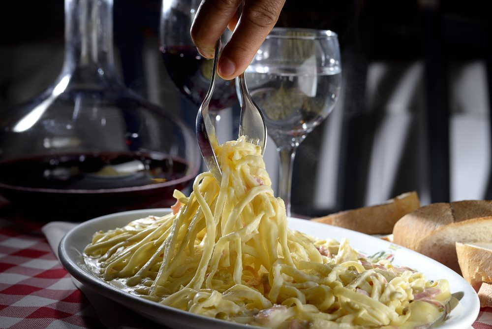 Dia do Macarrão destaca tradição da Lellis Trattoria Restaurante produz massas frescas artesanalmente e oferece combinações com molhos à base de tomates, queijos e frutos do mar
