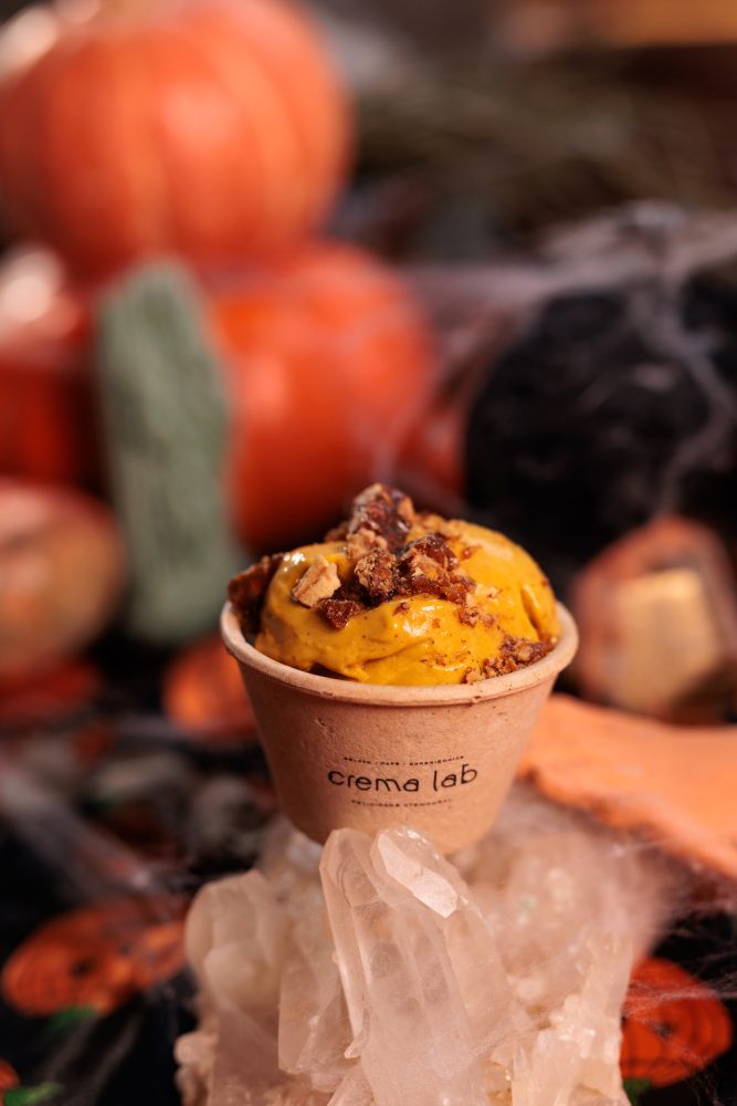 Crema Lab cria gelato de abóbora para o Halloween Crema Lab cria gelato de abóbora para o Halloween Disponível por tempo limitado, Zucca Caramellata combina abóbora assada, especiarias e nozes pecan caramelizadas